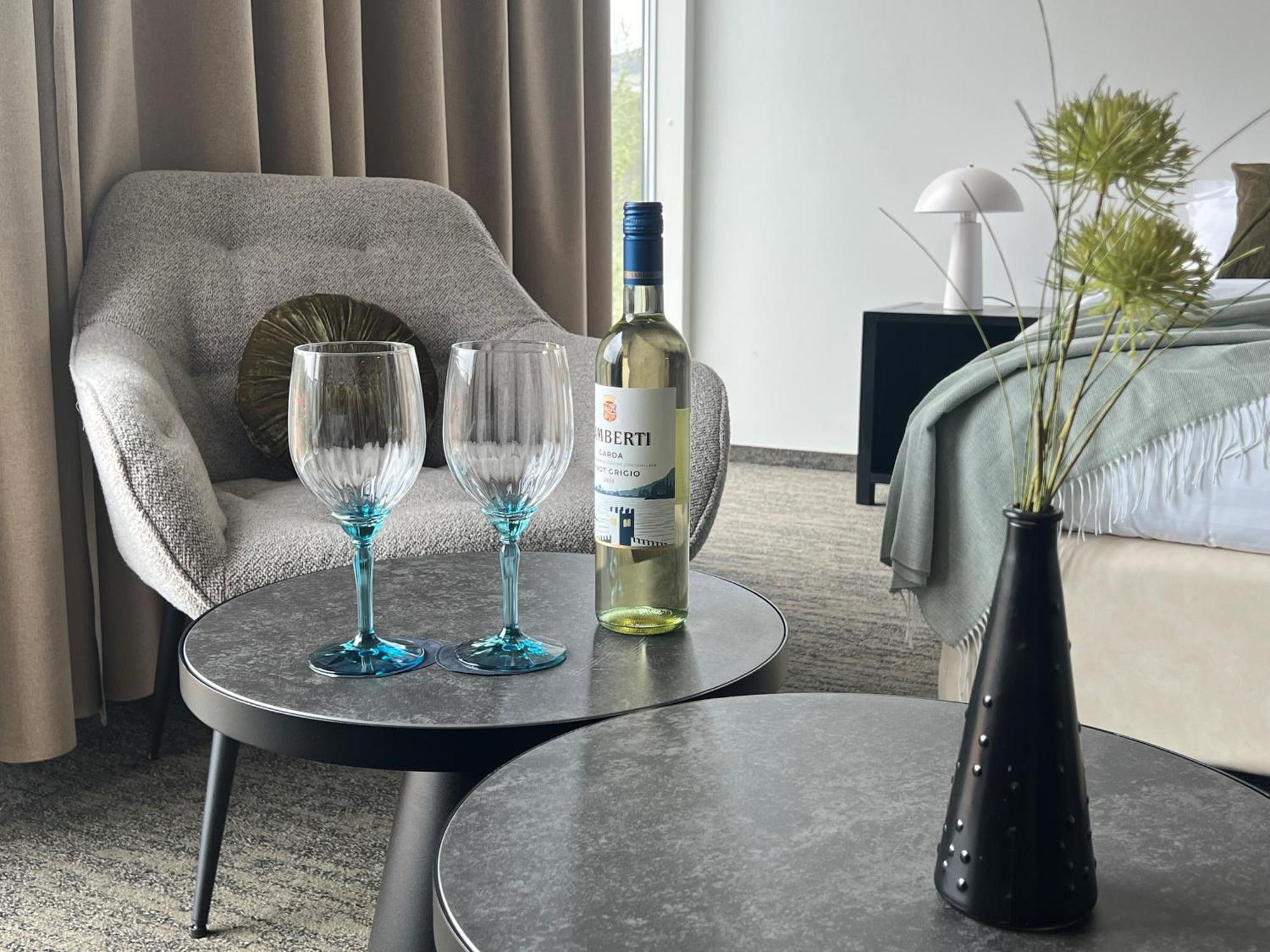 Hotel Bifroest Екстер'єр фото