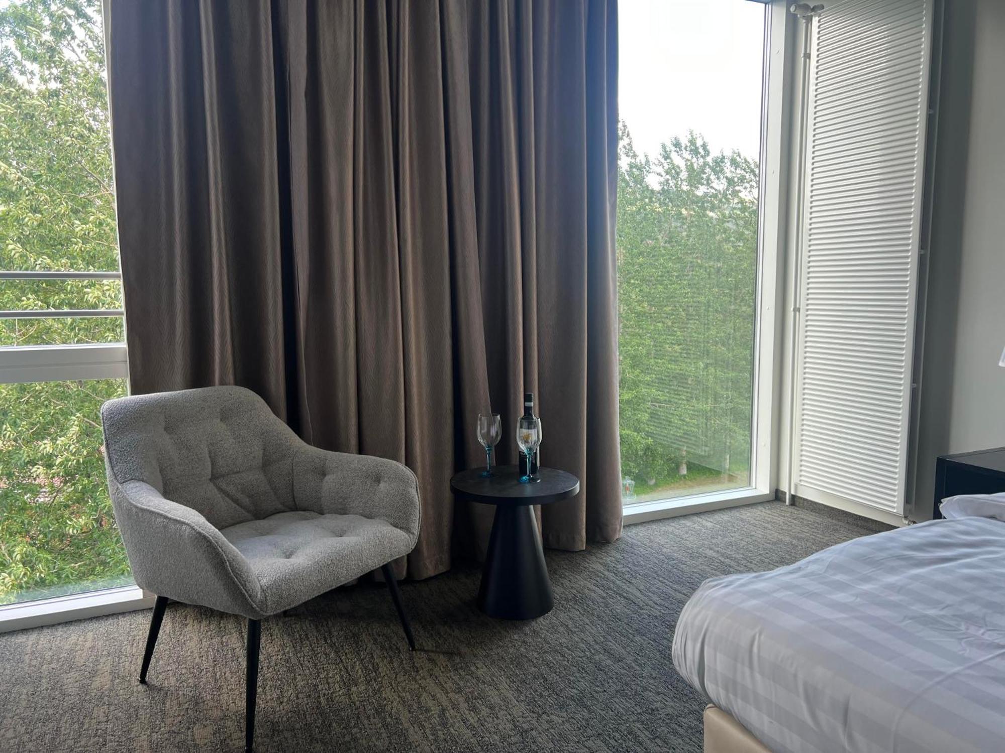 Hotel Bifroest Екстер'єр фото